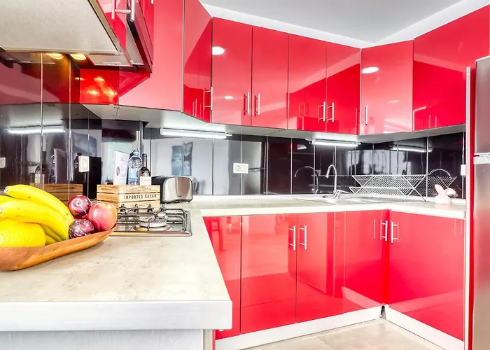Central Modern Apartment With Private Parking & Ocean View & Coffee Corner