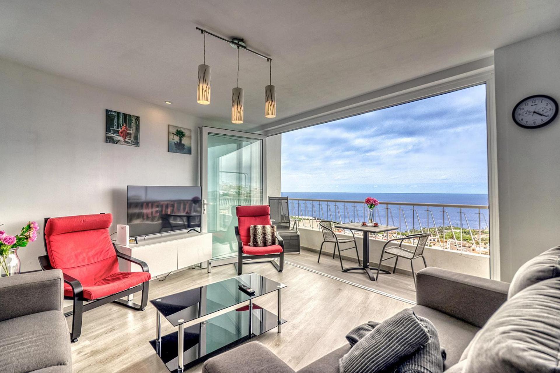 Apartment Modern With Private Parking & Ocean View & Coffee Corner *